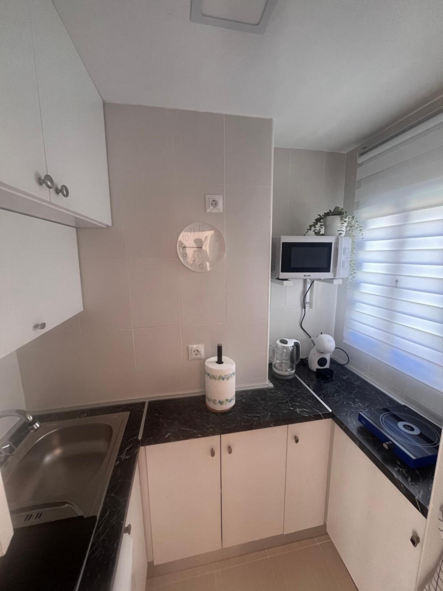 Apartamento Lidia Planta 2, La Carihuela 1ª Linea Playa, Vistas Mar, Buhardilla 1 Dormitorio, 40 M2, 1-3 Huesped, Terraza, Wifi 토레몰리노스 외부 사진