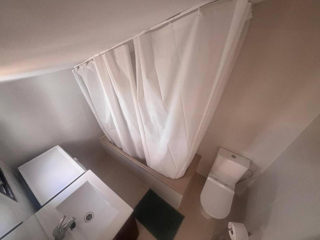 Apartamento Lidia Planta 2, La Carihuela 1ª Linea Playa, Vistas Mar, Buhardilla 1 Dormitorio, 40 M2, 1-3 Huesped, Terraza, Wifi 토레몰리노스 외부 사진