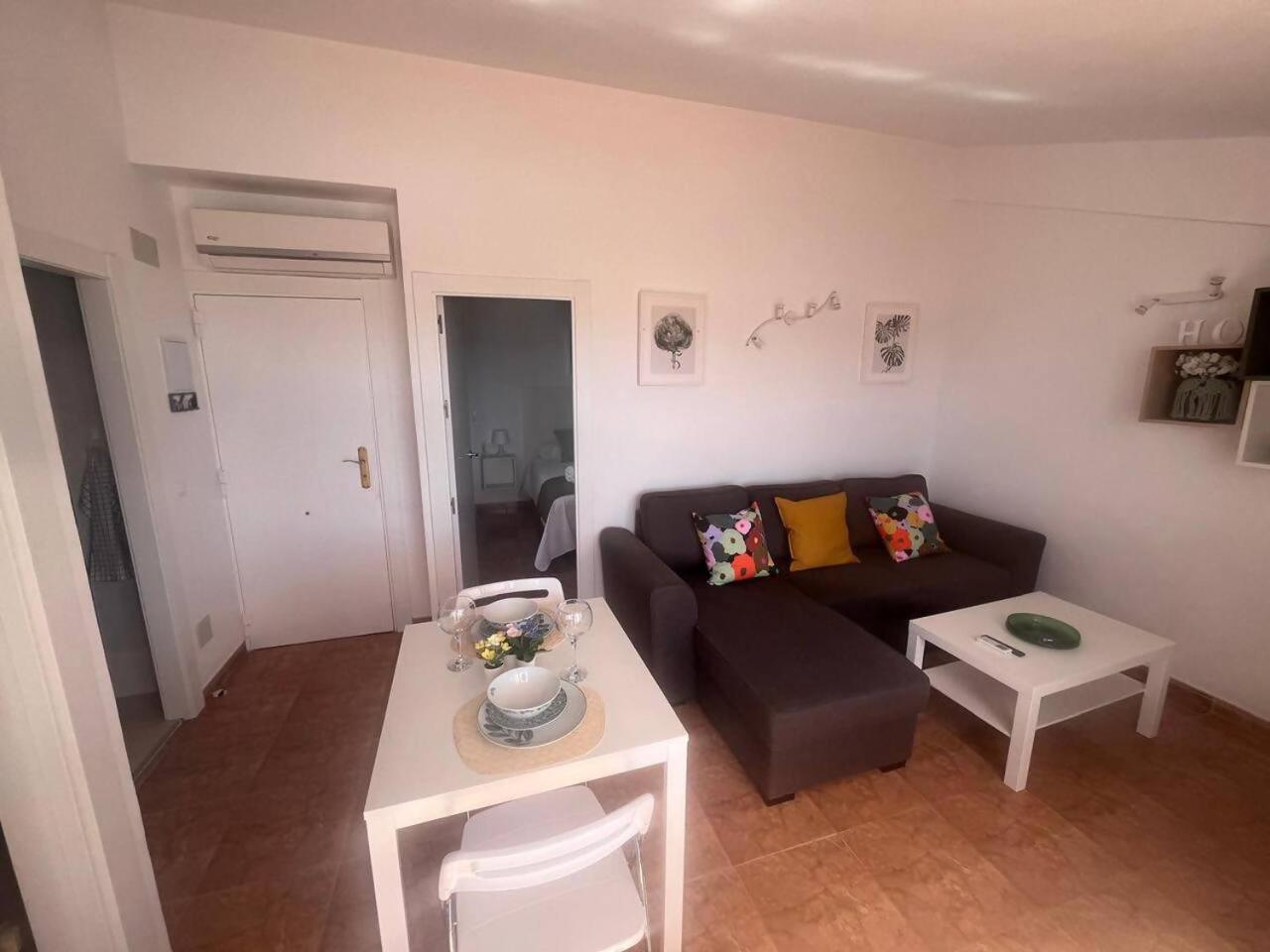 Apartamento Lidia Planta 2, La Carihuela 1ª Linea Playa, Vistas Mar, Buhardilla 1 Dormitorio, 40 M2, 1-3 Huesped, Terraza, Wifi 토레몰리노스 외부 사진