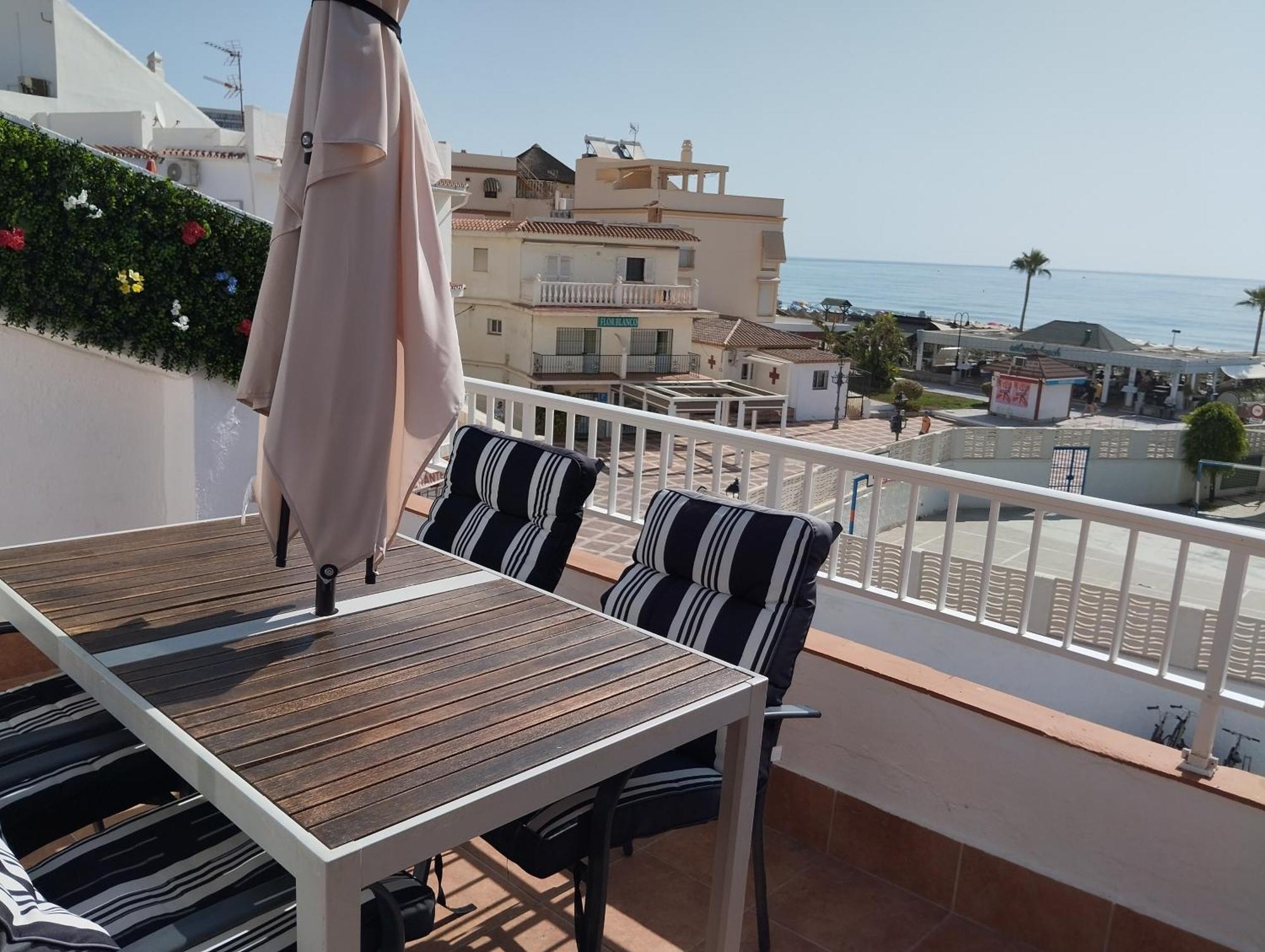 Apartamento Lidia Planta 2, La Carihuela 1ª Linea Playa, Vistas Mar, Buhardilla 1 Dormitorio, 40 M2, 1-3 Huesped, Terraza, Wifi 토레몰리노스 외부 사진