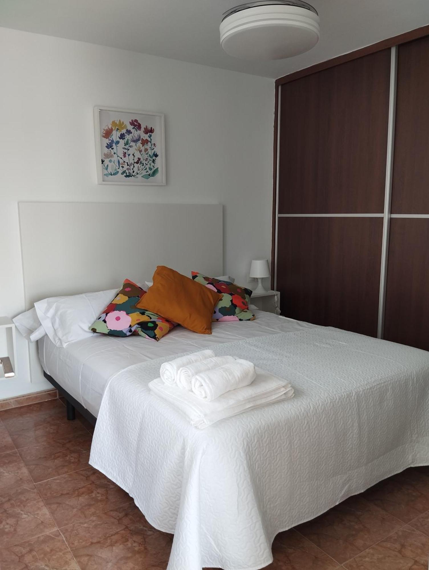Apartamento Lidia Planta 2, La Carihuela 1ª Linea Playa, Vistas Mar, Buhardilla 1 Dormitorio, 40 M2, 1-3 Huesped, Terraza, Wifi 토레몰리노스 외부 사진